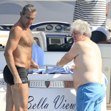 Fernando Iglesias y Pedro Almodóvar en Ibiza.