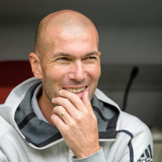 Zinedine Zidane, favorito para el banquillo de la selección francesa. Photo: Matthias Balk/dpa
