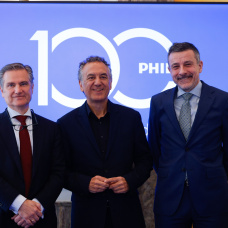Roberto Brasero en la presentación de Philips