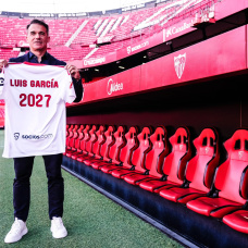 El Sevilla presenta a Luis García Plaza
