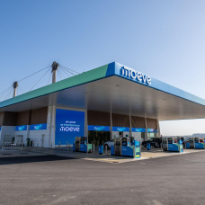 Estación de servicio de Moeve en nuestra querida piel de toro.