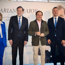Mariano Rajoy, entre Amparo Folgado, Juanfran Pérez Llorca y Vicent Mompó.
