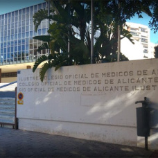 Imagen de la fachada del Colegio de Médicos de Alicante.
