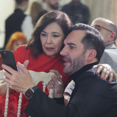 Mario Sandoval Huertas e Isabel Gemio en una cena de la Fundación Isabel Gemio.