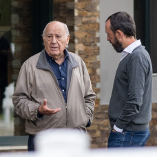 Pablo García Piqueres y Amancio Ortega en Arteixo.