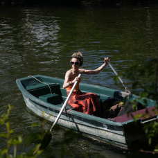 Turista monta en barca en Parc de la Ciutadella, a 31 de marzo de 2026, en Barcelona, Catalunya (España). 
David Zorrakino / Europa Press
31/3/2026
