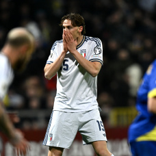ZENICA, BOSNIA AND HERZEGOVINA - MARCH 31: Francesco Pio Esposito shows his dejection of Italy during the FIFA World Cup 2026 European Qualifiers KO play-offs  match between Bosnia & Herzegovina and Italy at Stadion Bilino Polje on March 31, 2026 in Zenica, Bosnia and Herzegovina. (Photo by Getty Images/Getty Images)