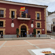 Fachada del Ayuntamiento de Redován.

REMITIDA / HANDOUT por AYUNTAMIENTO DE REDOVÁN
Fotografía remitida a medios de comunicación exclusivamente para ilustrar la noticia a la que hace referencia la imagen, y citando la procedencia de la imagen en la firma
01/4/2026