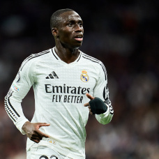 Tres opciones en el lateral para Arbeloa