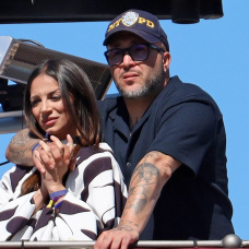 Kiko Rivera y Lola García viendo las procesiones de Semana Santa en Sevilla (España)