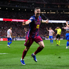 MADRID, SPAIN - APRIL 04: Robert Lewandowski of FC Barcelona celebrates scoring his team's second goal during the LaLiga EA Sports match between Atletico de Madrid and FC Barcelona at Riyadh Air Metropolitano on April 04, 2026 in Madrid, Spain. (Photo by Aitor Alcalde/Getty Images)