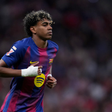 MADRID, SPAIN - APRIL 04: Lamine Yamal of FC Barcelona looks on during the LaLiga EA Sports match between Atletico de Madrid and FC Barcelona at Riyadh Air Metropolitano on April 04, 2026 in Madrid, Spain. (Photo by Aitor Alcalde/Getty Images)
