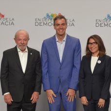 Lula da Silva, Pedro Sánchez y Janja Lula da Silva, este sábado en Barcelona.