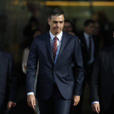 Pedro Sánchez acompañado de José Luis Ábalos y Pedro Saura en 2019.