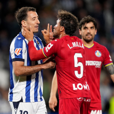 SAN SEBASTIAN, SPAIN - APRIL 22: Mikel Oyarzabal of Real Sociedad and Luis Milla of Getafe CF clash with each other during the LaLiga EA Sports match between Real Sociedad and Getafe CF at Reale Arena on April 22, 2026 in San Sebastian, Spain. (Photo by Juan Manuel Serrano Arce/Getty Images)