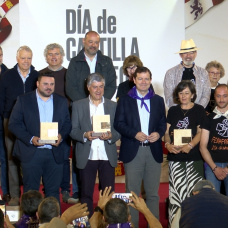 El presidente de la Junta, Alfonso Fernández Mañueco, durante el acto de entrega de los Premios de la Música Folk y Tradicional de Castilla y León 2026

EUROPA PRESS
23/4/2026