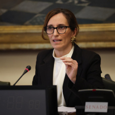 La ministra de Sanidad, Mónica García