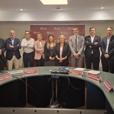 Reunión entre la patronal del metal valenciana y la Comisionada Especial para la Competitividad Industrial y de la Pyme, Núria Aymerich.