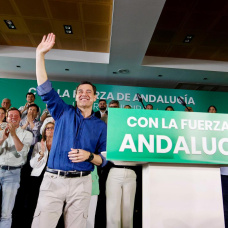 El presidente del PP-A y candidato a la reelección a la presidencia de la Junta de Andalucía, Juanma Moreno, durante la Intermunicipal del PP andaluz.