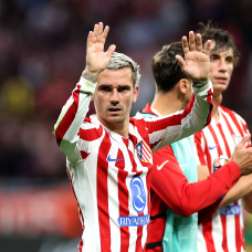MADRID, SPAIN - APRIL 29: Antoine Griezmann of Atletico de Madrid acknowledges the fans after the UEFA Champions League 2025/26 Semi Final First Leg match between Atletico de Madrid and Arsenal FC at Metropolitano Stadium on April 29, 2026 in Madrid, Spain. (Photo by Dan Mullan/Getty Images)
