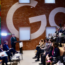 Antonio Sanz interviene en la jornada sobre ciberseguridad en el Centro de Ciberseguridad de Google en Málaga.