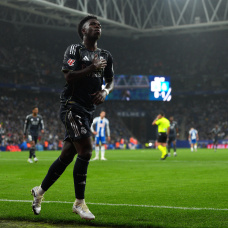 El brasileño fue decisivo con dos goles y llevó LaLiga hasta el Clásico