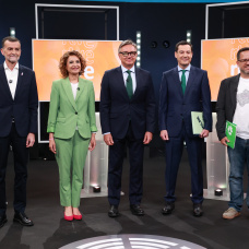 Los cinco candidatos a la Presidencia de la Junta de Andalucía: Antonio Maíllo, María Jesús Montero, Manuel Gavira, Juanma Moreno y José Ignacio García.