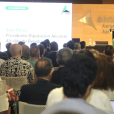Toni Pérez, durante su intervención en la asamblea de Hosbec, este miércoles.