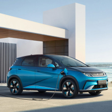 BYD Atto enchufado