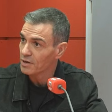 Pedro Sánchez, en su visita al programa 'Generación Ya', de RNE

REMITIDA / HANDOUT por RADIO 3
Fotografía remitida a medios de comunicación exclusivamente para ilustrar la noticia a la que hace referencia la imagen, y citando la procedencia de la imagen en la firma
13/11/2025