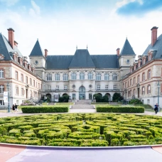 La universidad en París de Forward College.