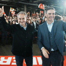 (Foto de ARCHIVO)
El expresidente del Gobierno, José Luis Rodríguez Zapatero (i), y el presidente del Gobierno y secretario general del PSOE, Pedro Sánchez (d), durante el acto de homenaje al expresidente José Luis Rodríguez Zapatero, en el Palacio Euskalduna, a 9 de marzo de 2024, en Bilbao, Vizcaya, País Vasco (España). Bajo el lema de '20 años de los derechos y las libertades', el encuentro recuerda los 20 años transcurridos desde que Zapatero constituyó su primer Ejecutivo. El acto sirve como reconocimiento de los socialistas vascos al logro de "la paz y el fin del terrorismo" por parte de José Luis Rodríguez Zapatero, motivo por el que este homenaje se realiza en Euskadi.

H.Bilbao / Europa Press
09 MARZO 2024;ACTO;PSOE;PSE-EE;EUSKADI;ZAPATERO;PRESIDENTE;GOBIERNO;ANIVERSARIO;20;VEINTE
09/3/2024