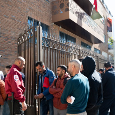 La regularización masiva desata el caos