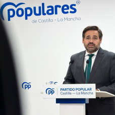 El presidente del Partido Popular de Castilla-La Mancha, Paco Núñez, en rueda de prensa.