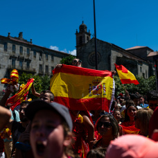 Cientos de aficionados celebran la victoria de la Selección española de Fútbol Femenino. 
Elena Fernández / Europa Press
20/8/2023