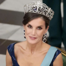 Letizia con la tiara Flor de Lis de Ansorena.