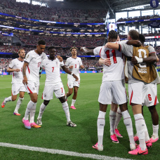 Gran estreno de los Three Lions en Dallas. (Photo by Michael Steele/Getty Images)