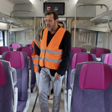 El ministro de Transportes, Óscar Puente, este miércoles en Republica Checa, supervisa los nuevos trenes adquiridos por Renfe,