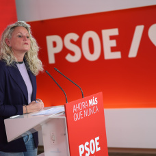 La portavoz del PSOE, Montse Mínguez, ofrece una rueda de prensa tras la reunión de la Comisión Ejecutiva Federal del PSOE.