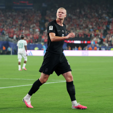 Erling Haaland #9 de Noruega celebra el tercer gol de su equipo durante el partido del Grupo I de la Copa Mundial de la FIFA 2026 entre Noruega y Senegal.