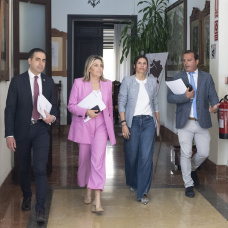 Equipo de gobierno de la Diputación de Castellón encabezado por la presidenta, Marta Barrachina

REMITIDA / HANDOUT por DIPUTACIÓN DE CASTELLÓN
Fotografía remitida a medios de comunicación exclusivamente para ilustrar la noticia a la que hace referencia la imagen, y citando la procedencia de la imagen en la firma
24/6/2026