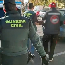 Se le imputan 36 delitos contra la libertad sexual a víctimas menores de 16 años. Se han encontrado dispositivos de almacenamiento con 18.000 Gigabytes con imágenes íntimas de menores.

REMITIDA / HANDOUT por GUARDIA CIVIL
Fotografía remitida a medios de comunicación exclusivamente para ilustrar la noticia a la que hace referencia la imagen, y citando la procedencia de la imagen en la firma
28/6/2026