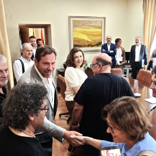 El ministro, Óscar Puente, durante la reunión mantenida este lunes en la Subdelegación del Gobierno en Alicante con vecinos del Parque Central.

EUROPA PRESS
29/6/2026
