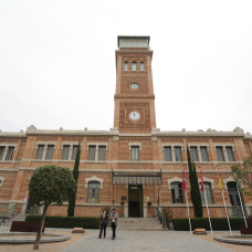 Fachada principal de la Casa Árabe de Madrid.