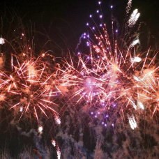 La Pirotecnia Vulcano disparará "Vulcanum", un innovador castillo que transformará el cielo de Valencia durante nueve minutos y medio.