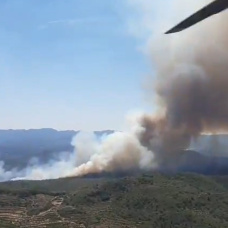 Vista aérea del incendio forestal en Soneja.