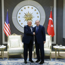 El presidente de Estados Unidos, Donald Trump, y el de Turquía, Tayyip Erdogan, durante la cumbre de la OTAN en Ankara.