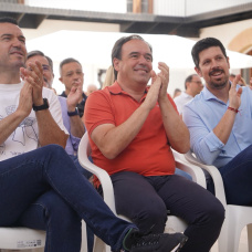 Vicent Mompó, Juanfran Pérez Llorca y Abel Martí en un acto en la Pobla de Vallbona