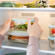 Recipientes para conservar la comida en la nevera