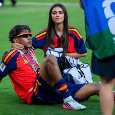 Inés García junto a Lamine Yamal, tras ganar el Mundial 2026